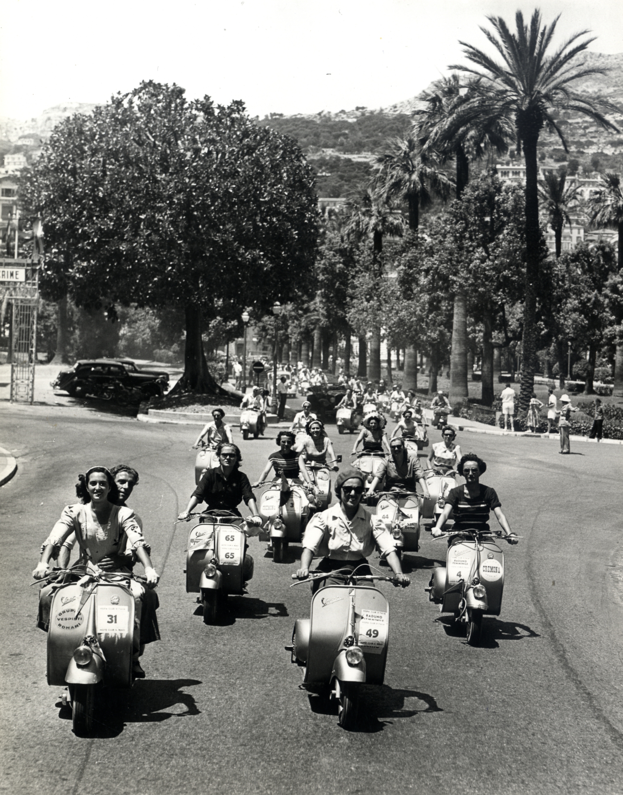 Người Ý gọi nó là "con ong", cả thế giới gọi nó là biểu tượng, Vespa ra mắt bộ sưu tập kỷ niệm 80 năm tại Việt Nam - Ảnh 1.