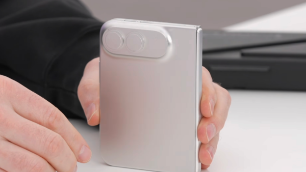 Lộ diện thiết kế gập của iPhone Ultra: Cụm camera dày kỷ lục, thiết kế nhỏ gọn như iPhone 4