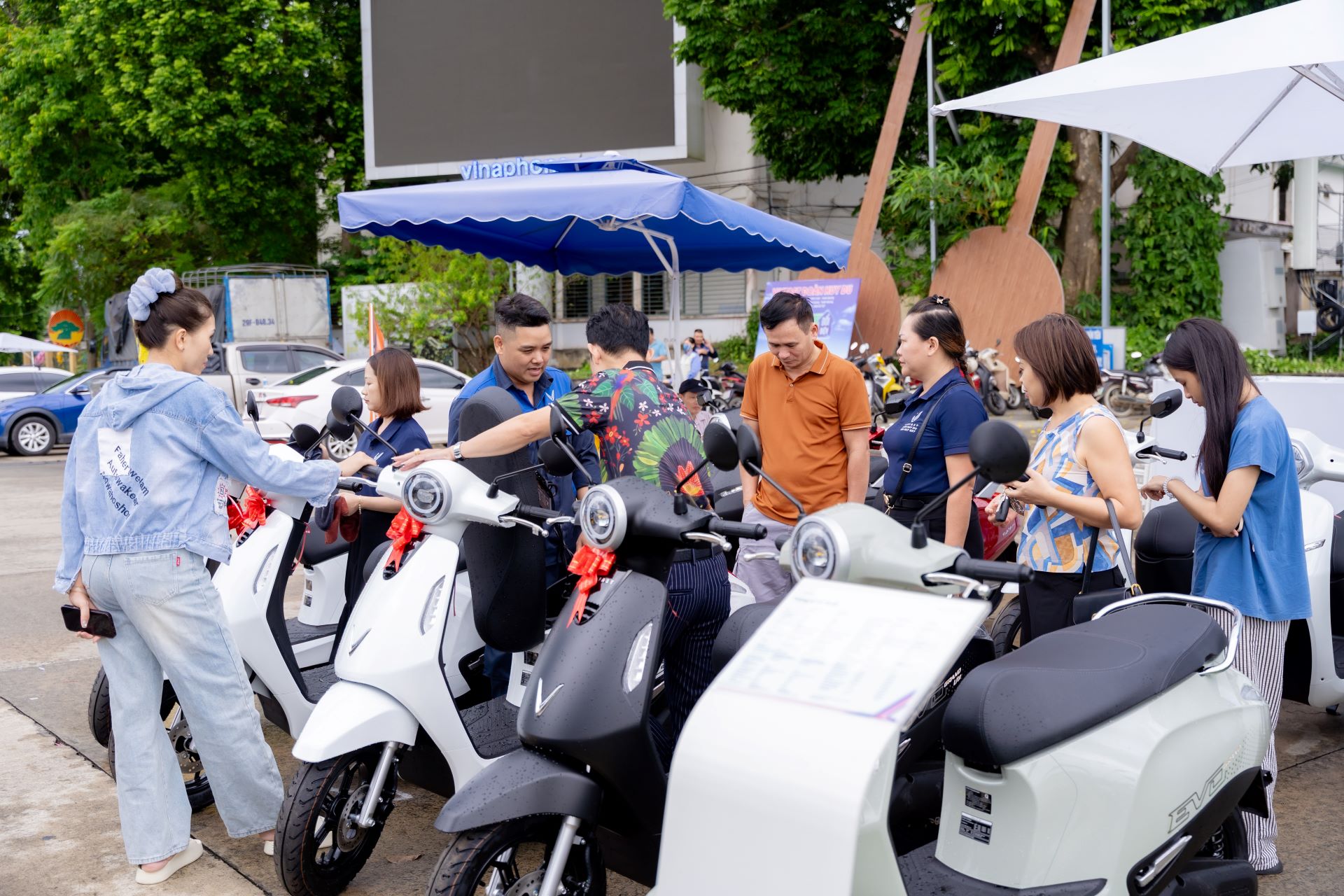 Lý do người dùng ngày càng chuộng xe máy điện VinFast - Ảnh 2. Lý do người dùng ngày càng chuộng xe máy điện VinFast - Ảnh 2.