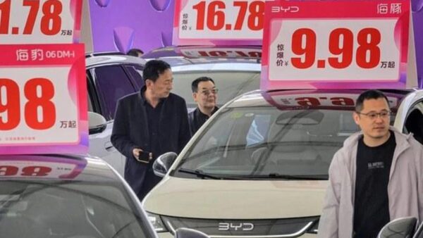 Lãi 5.000 nhân dân tệ một chiếc xe: phép tính phía sau cuộc chiến giá xe điện Trung Quốc và lý do nó không thể kéo dài