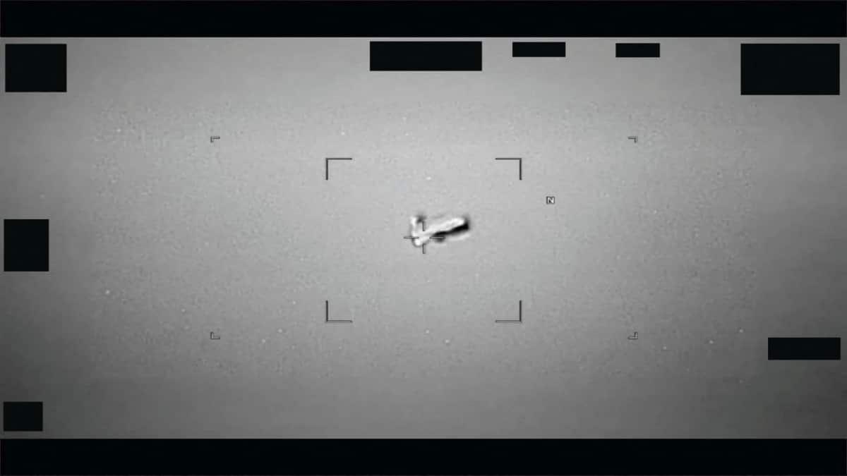 ufo1200-2026-05-4accbd9659cd8878-17802804473941492183547-1 Vật thể hình người xuất hiện trong hồ sơ UFO của Lầu Năm Góc: Gia tốc 600 lần trọng lực khiến chuyên gia sửng sốt - Ảnh 2.