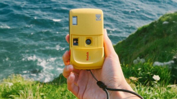 Kodak EC35: Máy ảnh phim nắp trượt hoài cổ giá 1 triệu đồng hồi sinh ký ức thập niên 90