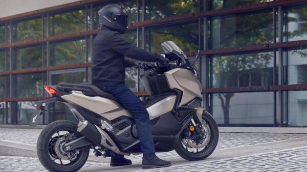 Honda ra mắt Forza 750 2027 với hàng loạt công nghệ khủng thách thức Yamaha TMAX