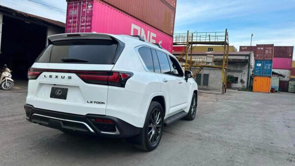 Lexus LX hybrid xuất hiện tại Việt Nam