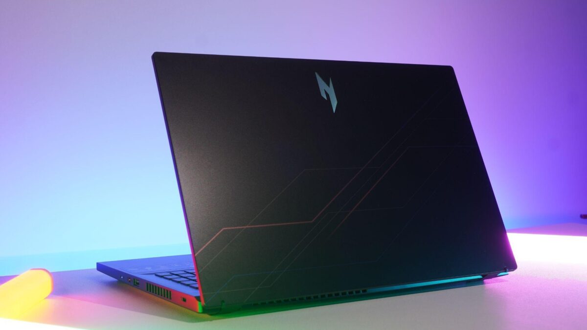 GPU mạnh thôi chưa đủ: Vì sao laptop gaming cần màn hình tương xứng?