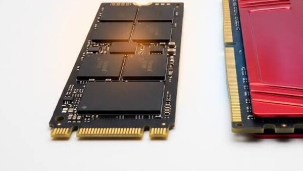Tại sao ổ SSD bị hao mòn trong khi bộ nhớ RAM gần như bất tử